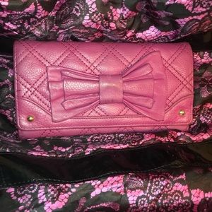 Betsey Johnson pink bow wallet